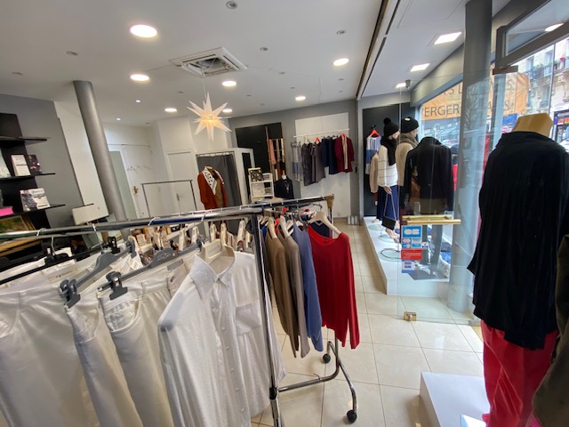 Boutique de vêtements avec appartement, rue passante Paris 11